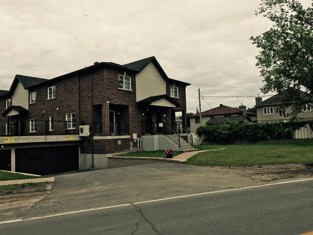 Luxury Two Story Villa Unit D Laval Exterior foto